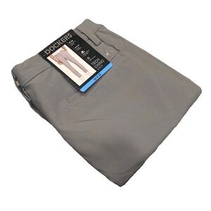 Dockers Men's 32x32 Gray Tech Chino  pants NWT, $66 MSRP